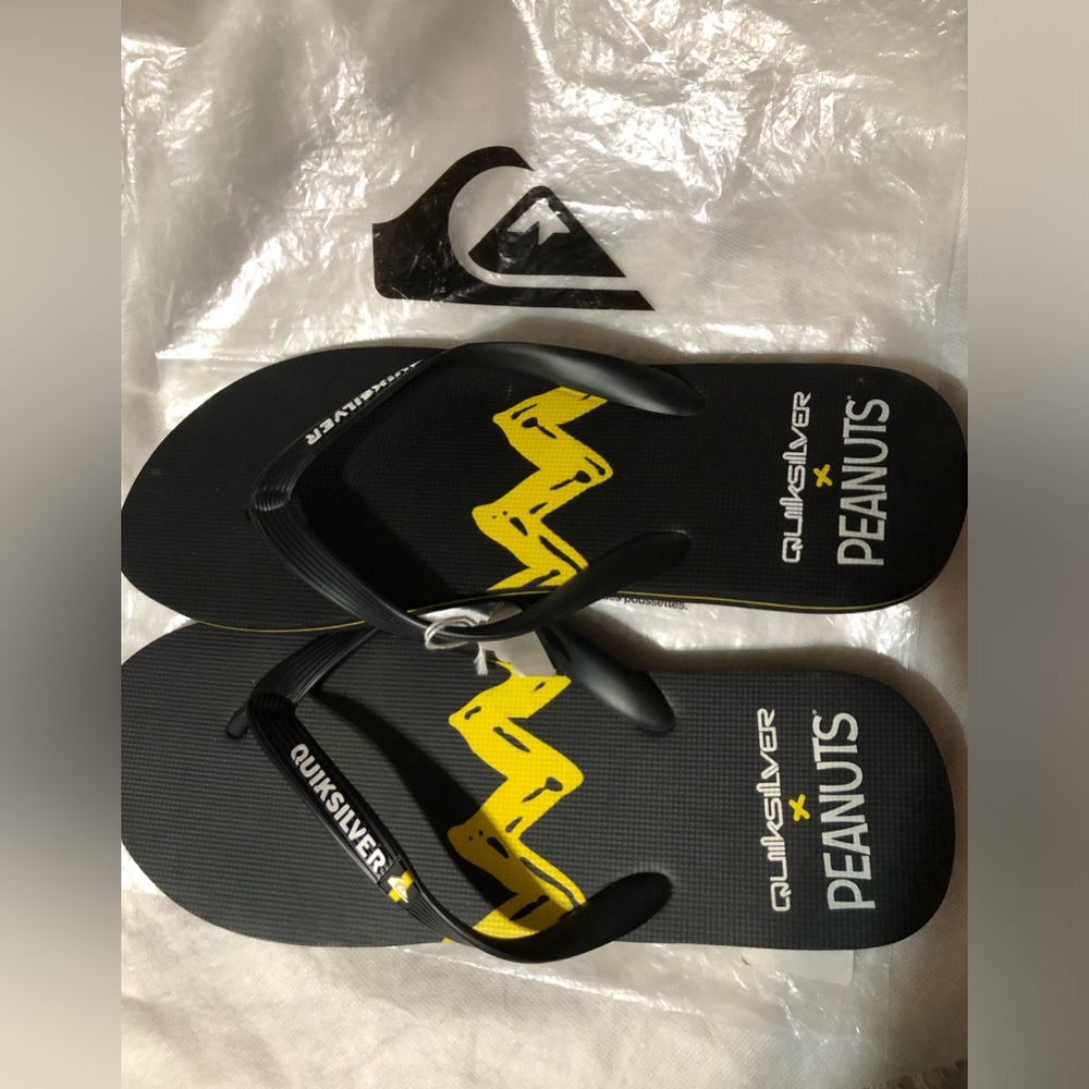 Quiksilver & Peanuts Limited Edition Men’s Black Flip Flops NWT! - Picture 2 of 6